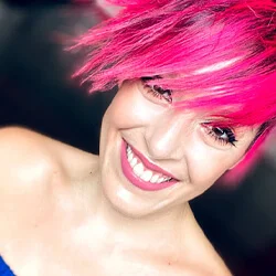 Autora – Lu Martínez