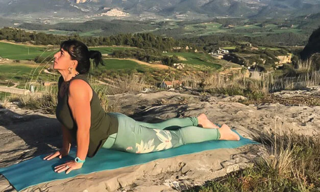 ¿QUÉ PUEDE HACER EL YOGA POR TU ESPALDA?