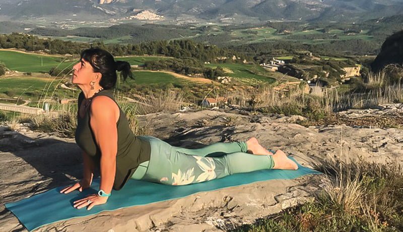 ¿QUÉ PUEDE HACER EL YOGA POR TU ESPALDA?